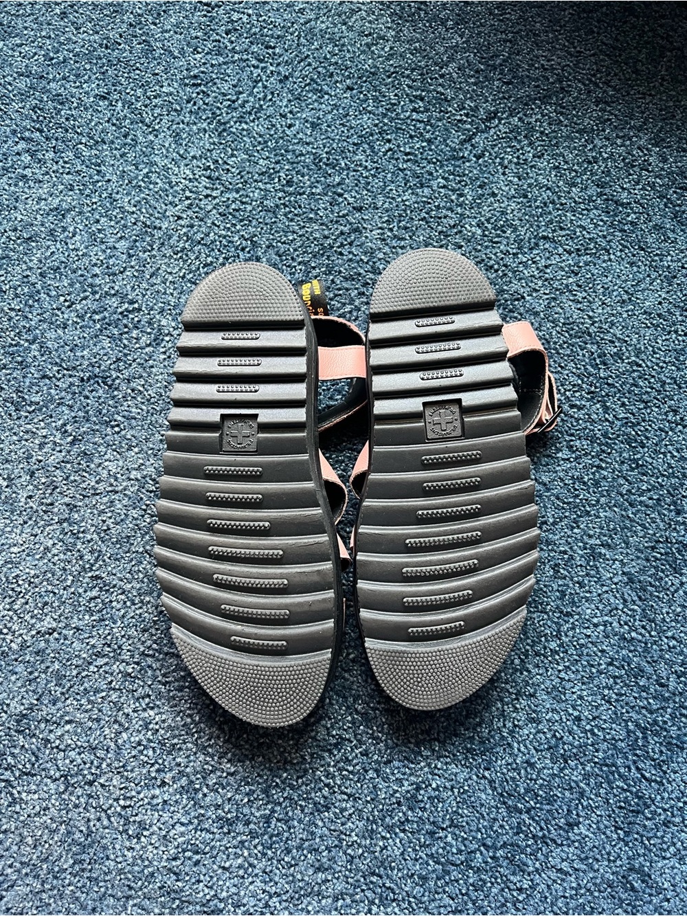 DO NOT BUY ON HOLD FOR @/MIZZKEMP ONLY DR. MARTENS SANDALS - Picture 3 of 7